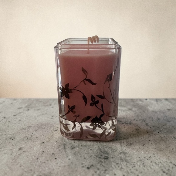 Handmade Other - Floral Glass vanilla cake pop 16 oz Candle - Decorative handmade reusable glass